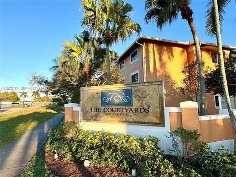 6900 SW 39th Street Davie FL 33314