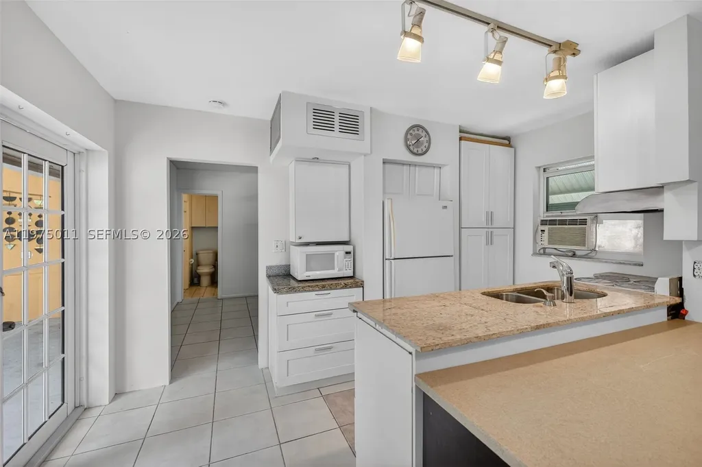 2543 Liberty Street Hollywood FL 33020
