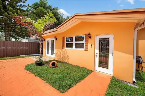 2543 Liberty Street Hollywood FL 33020