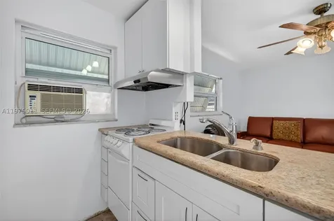2543 Liberty Street Hollywood FL 33020