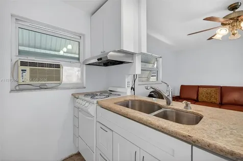 2543 Liberty Street Hollywood FL 33020