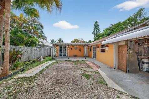 2543 Liberty Street Hollywood FL 33020