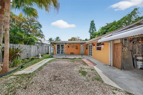 2543 Liberty Street Hollywood FL 33020