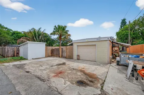 2543 Liberty Street Hollywood FL 33020
