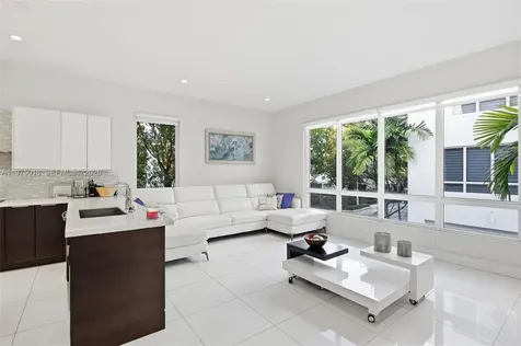 6671 NW 105th Place Doral FL 33178