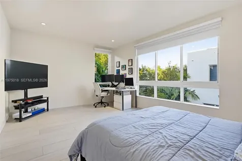 6671 NW 105th Place Doral FL 33178