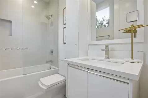 6671 NW 105th Place Doral FL 33178