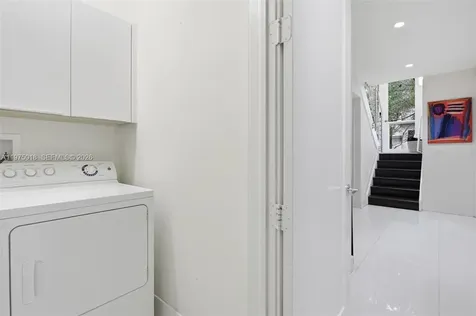 6671 NW 105th Place Doral FL 33178