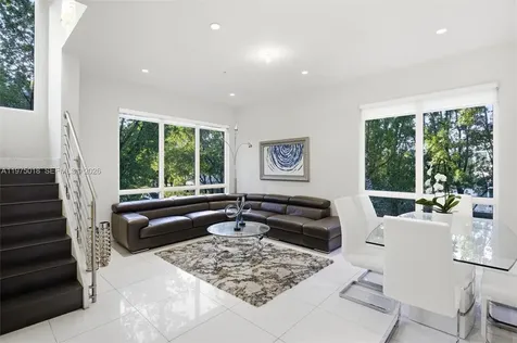 6671 NW 105th Place Doral FL 33178