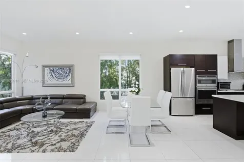 6671 NW 105th Place Doral FL 33178