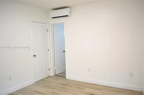1035 SW 4th Street Miami FL 33130