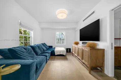 939 W 47th Court Miami Beach FL 33140