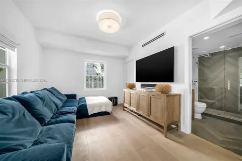939 W 47th Court Miami Beach FL 33140