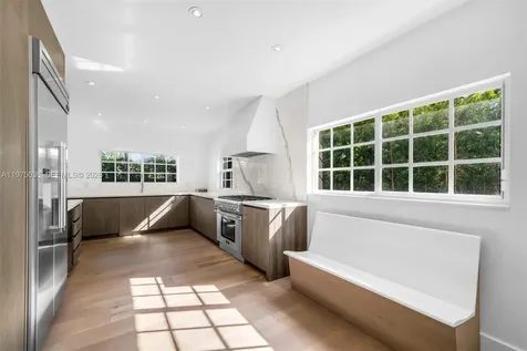 939 W 47th Court Miami Beach FL 33140