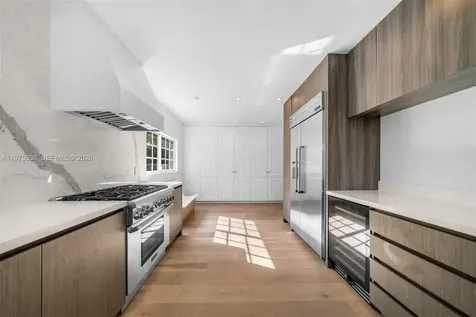 939 W 47th Court Miami Beach FL 33140