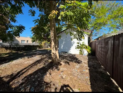 1762 NW 63rd Street Miami FL 33147
