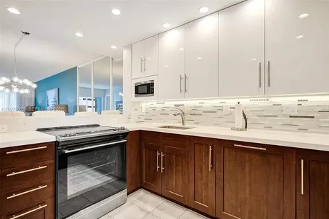 450 Paradise Isle Boulevard Hallandale Beach FL 33009