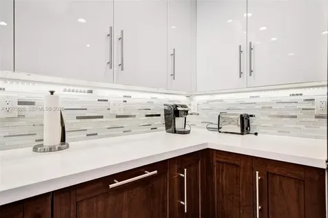 450 Paradise Isle Boulevard Hallandale Beach FL 33009