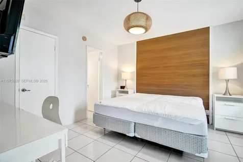 450 Paradise Isle Boulevard Hallandale Beach FL 33009