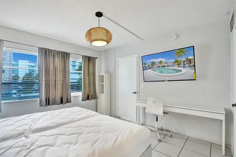 450 Paradise Isle Boulevard Hallandale Beach FL 33009