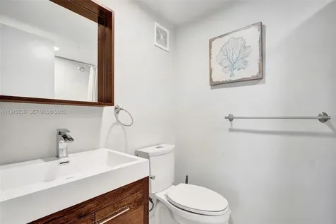 450 Paradise Isle Boulevard Hallandale Beach FL 33009