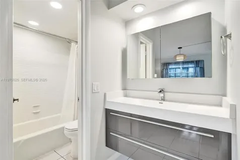 450 Paradise Isle Boulevard Hallandale Beach FL 33009