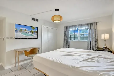 450 Paradise Isle Boulevard Hallandale Beach FL 33009