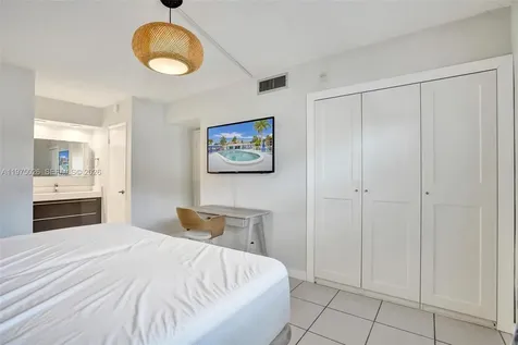 450 Paradise Isle Boulevard Hallandale Beach FL 33009