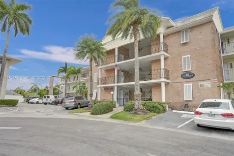 450 Paradise Isle Boulevard Hallandale Beach FL 33009