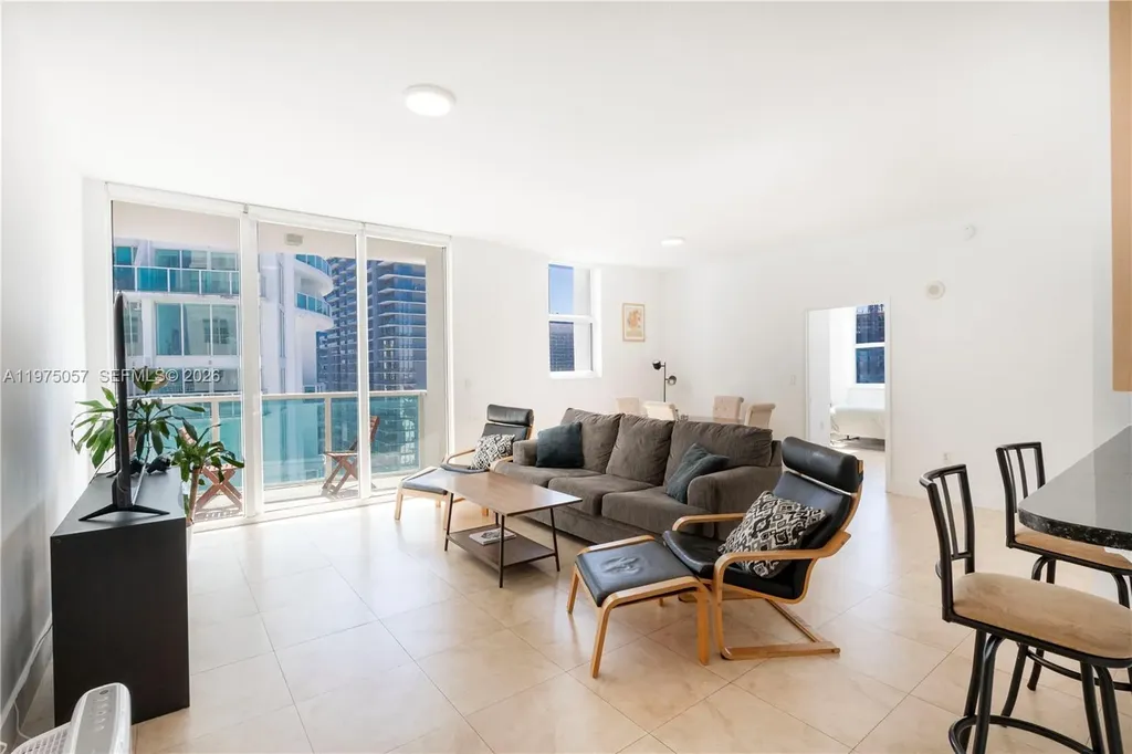 31 SE 5th Street Miami FL 33131