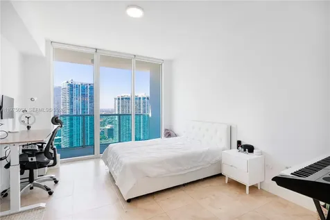 31 SE 5th Street Miami FL 33131
