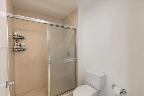 31 SE 5th Street Miami FL 33131