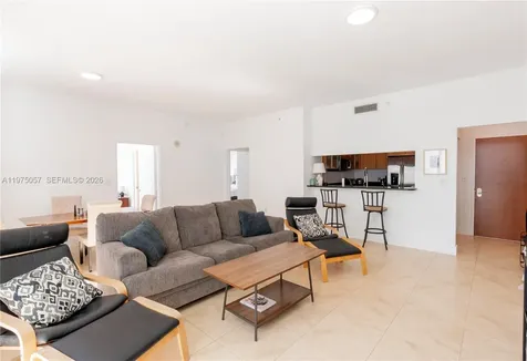 31 SE 5th Street Miami FL 33131