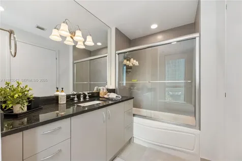 300 S Biscayne Boulevard Miami FL 33131