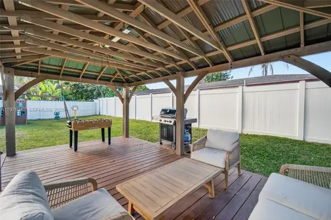 529 NE 109th Street Miami FL 33161