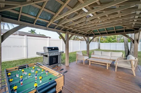 529 NE 109th Street Miami FL 33161