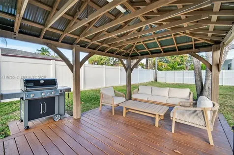 529 NE 109th Street Miami FL 33161