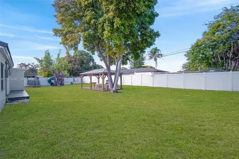 529 NE 109th Street Miami FL 33161