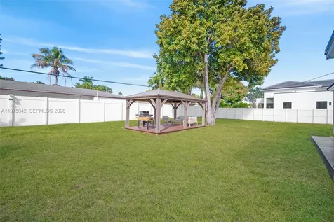 529 NE 109th Street Miami FL 33161
