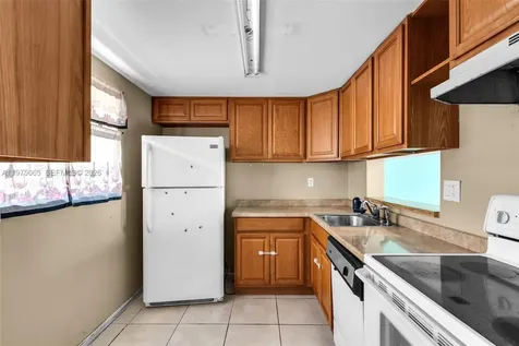 8615 NW 8th Street Miami FL 33126