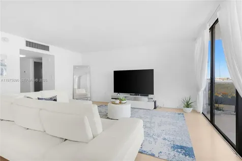 3625 N Country Club Drive Aventura FL 33180
