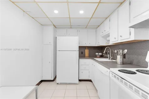 3625 N Country Club Drive Aventura FL 33180