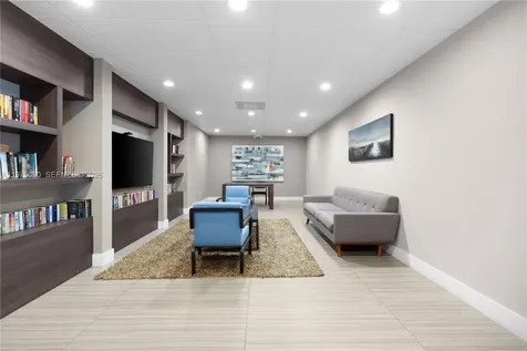 3625 N Country Club Drive Aventura FL 33180