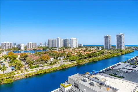 3625 N Country Club Drive Aventura FL 33180