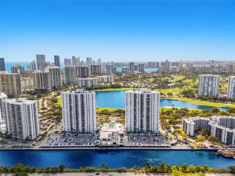 3625 N Country Club Drive Aventura FL 33180