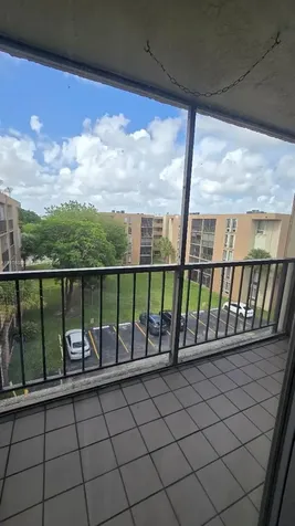 9120 Fontainebleau Boulevard Miami FL 33172