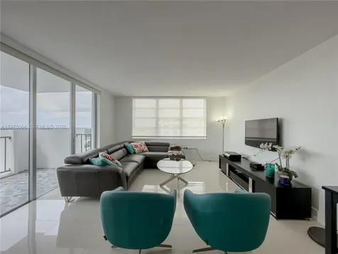 2750 NE 183rd Street Aventura FL 33160