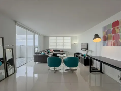 2750 NE 183rd Street Aventura FL 33160