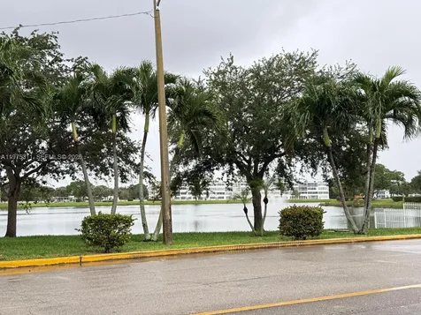 104 E Easthampton E West Palm Beach FL 33417