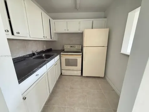 210 Canterbury J West Palm Beach FL 33417